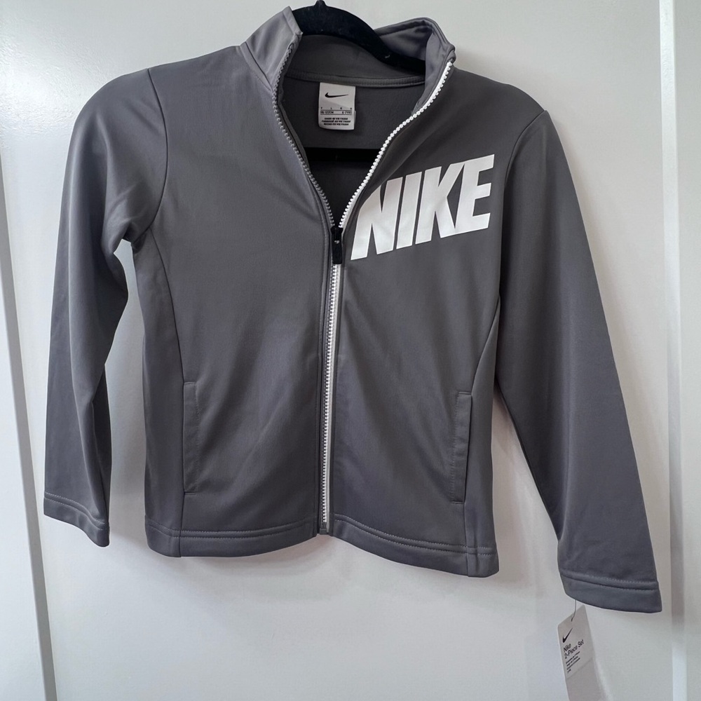 NWT NIKE BOYS GREY “GUNSMOKE” ZIP-UP SWEATSHIRT SZ 7